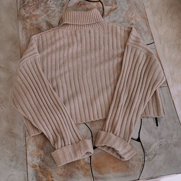 FOREVER 21 SWEATER 🪽✨ - Picture 9 of 9